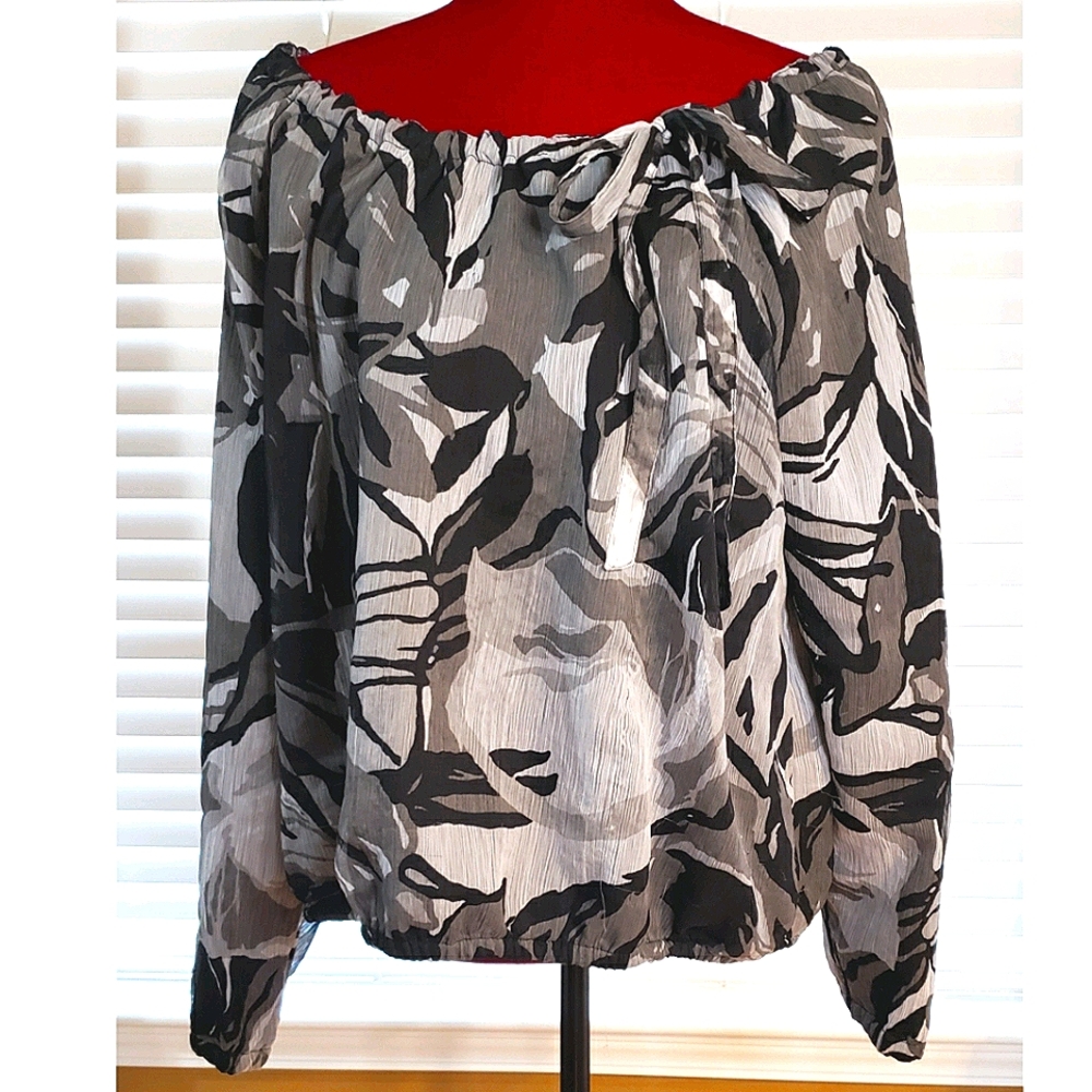 ANA off the shoulder top sz 12